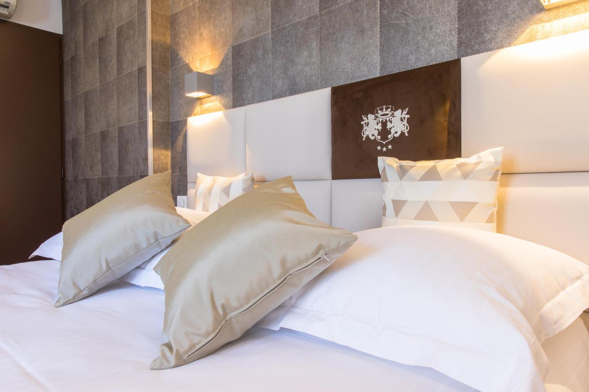 Hotel Des Princes, Chambery Centre Екстериор снимка