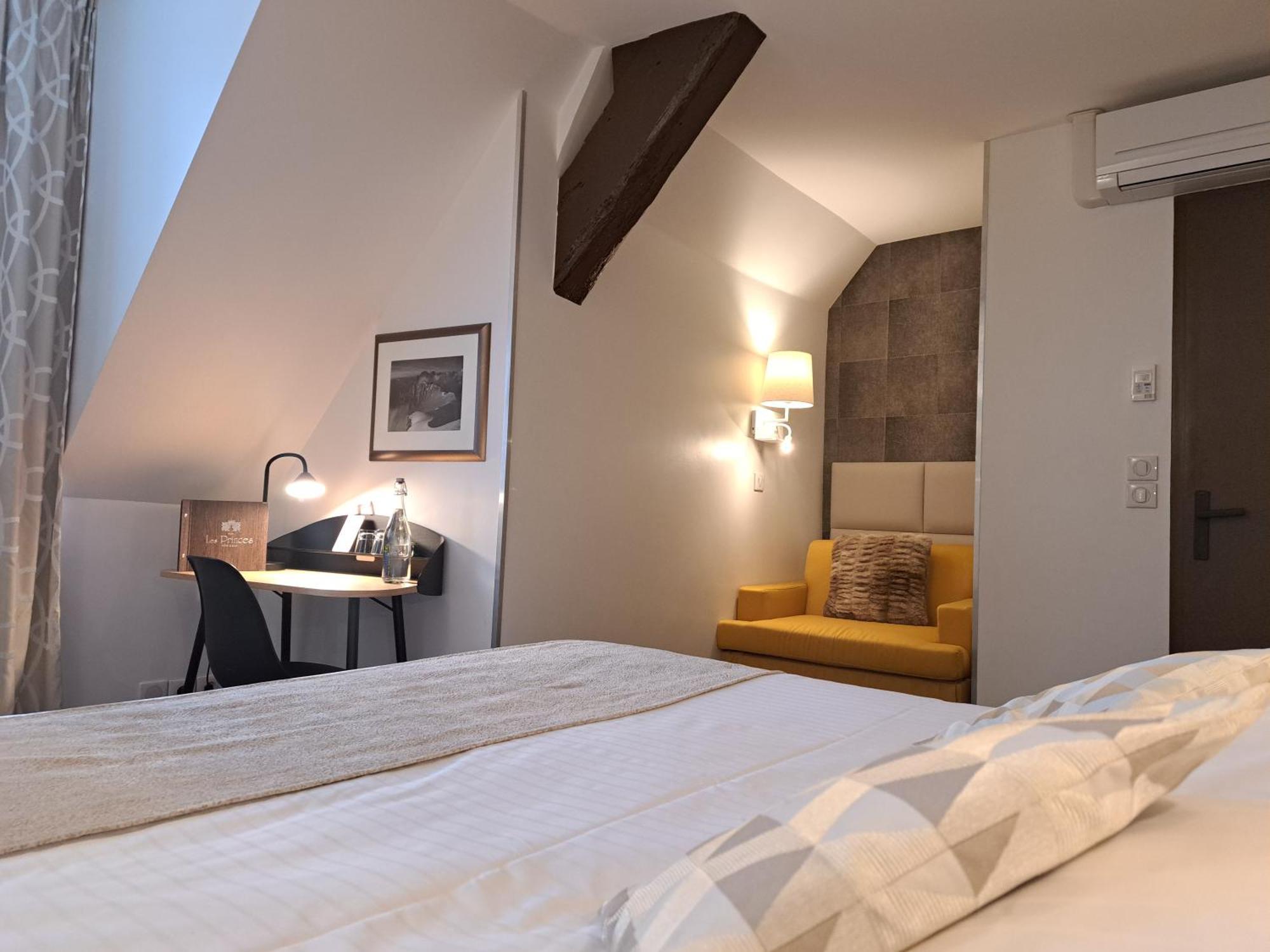 Hotel Des Princes, Chambery Centre Екстериор снимка