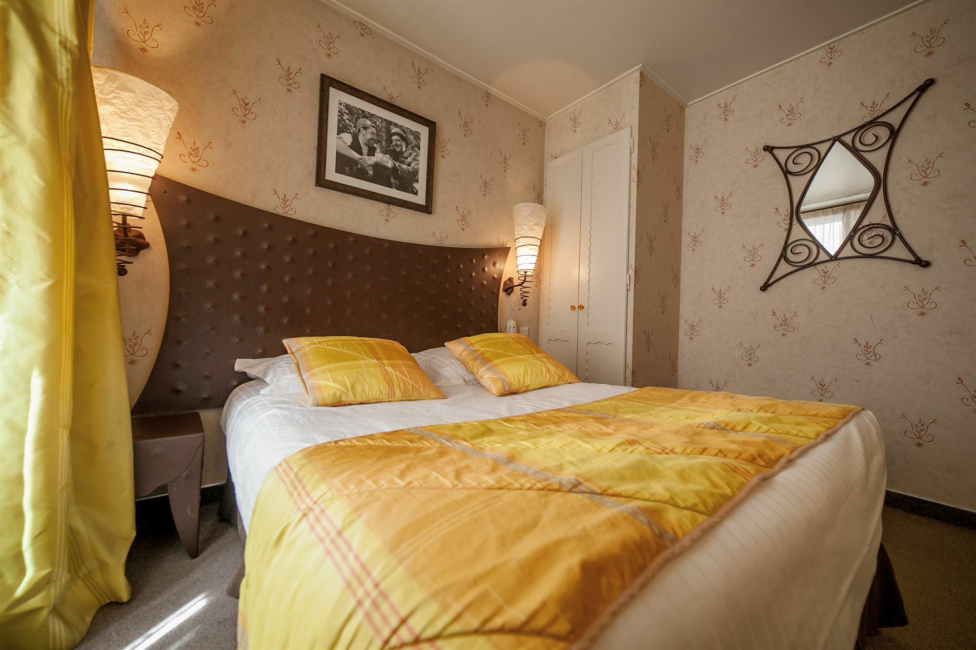 Hotel Des Princes, Chambery Centre Екстериор снимка