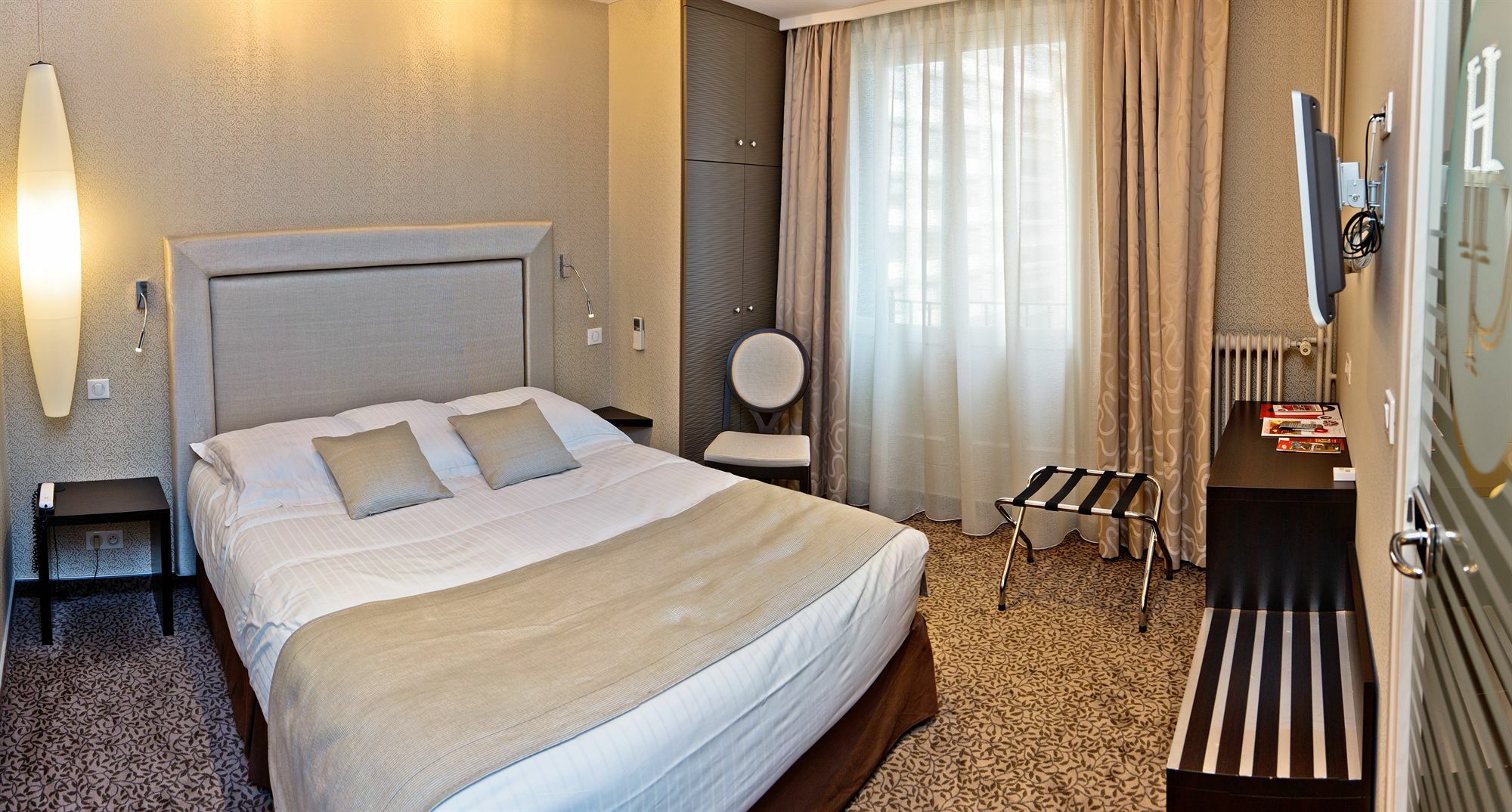 Hotel Des Princes, Chambery Centre Екстериор снимка