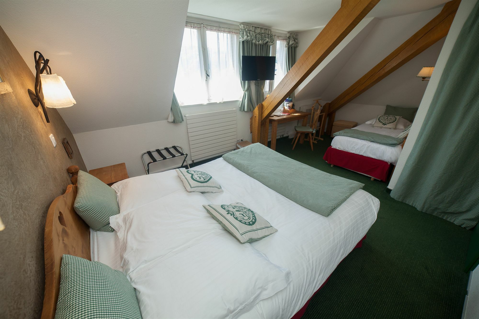 Hotel Des Princes, Chambery Centre Екстериор снимка
